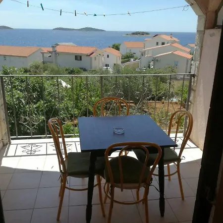 Jarak Apartman *