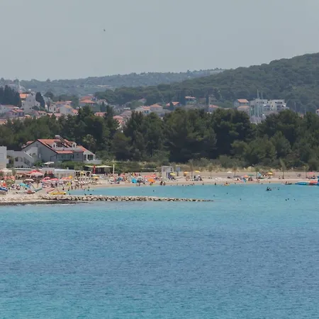 Jarak Apartment Rogoznica (Sibenik-Knin)