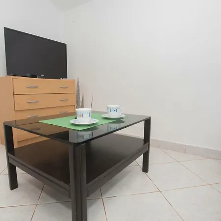 Jarak Apartman Rogoznica