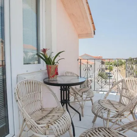 Jarak Apartment *