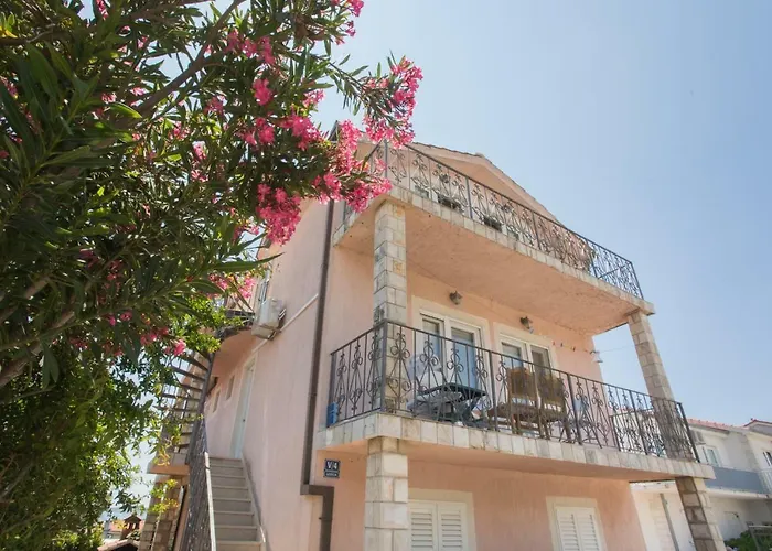 Jarak شقة روغوزنيكا