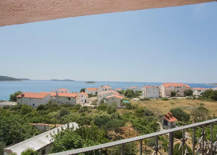 Jarak شقة روغوزنيكا